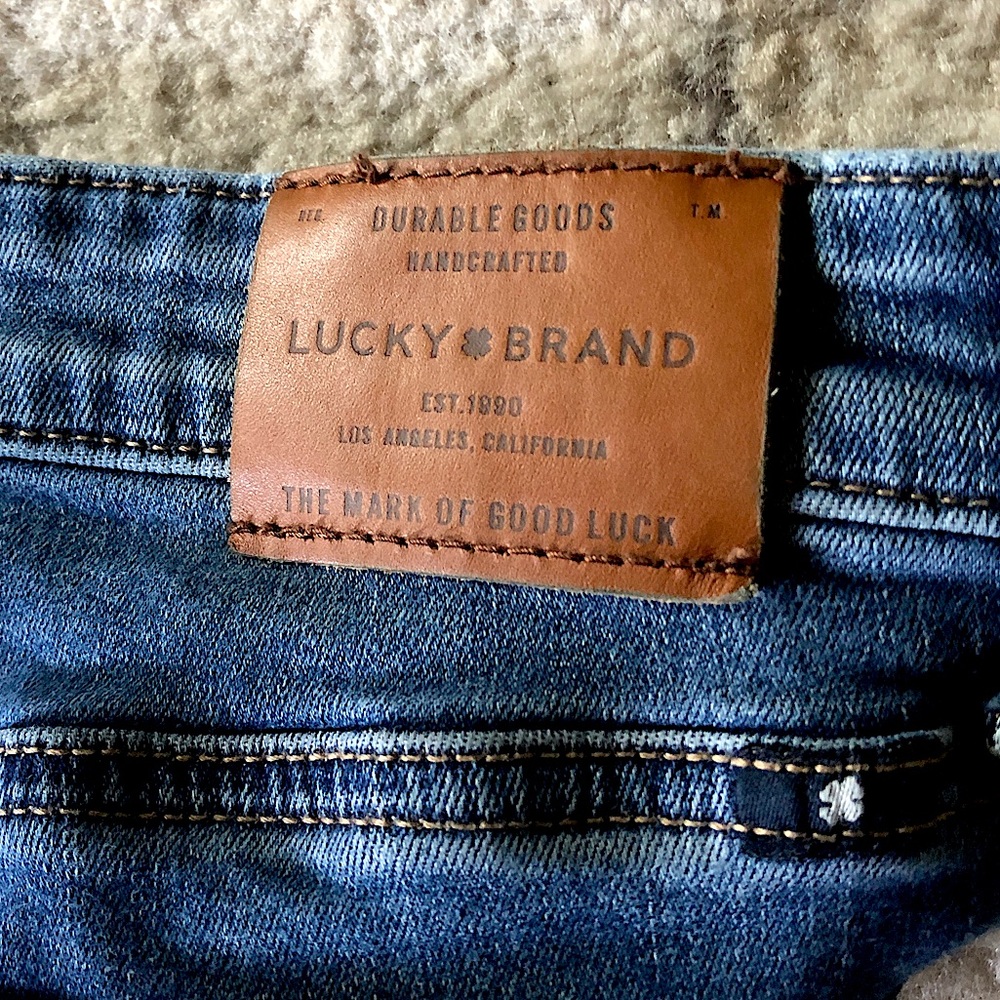 Lucky Brand blue jeans size 6/28